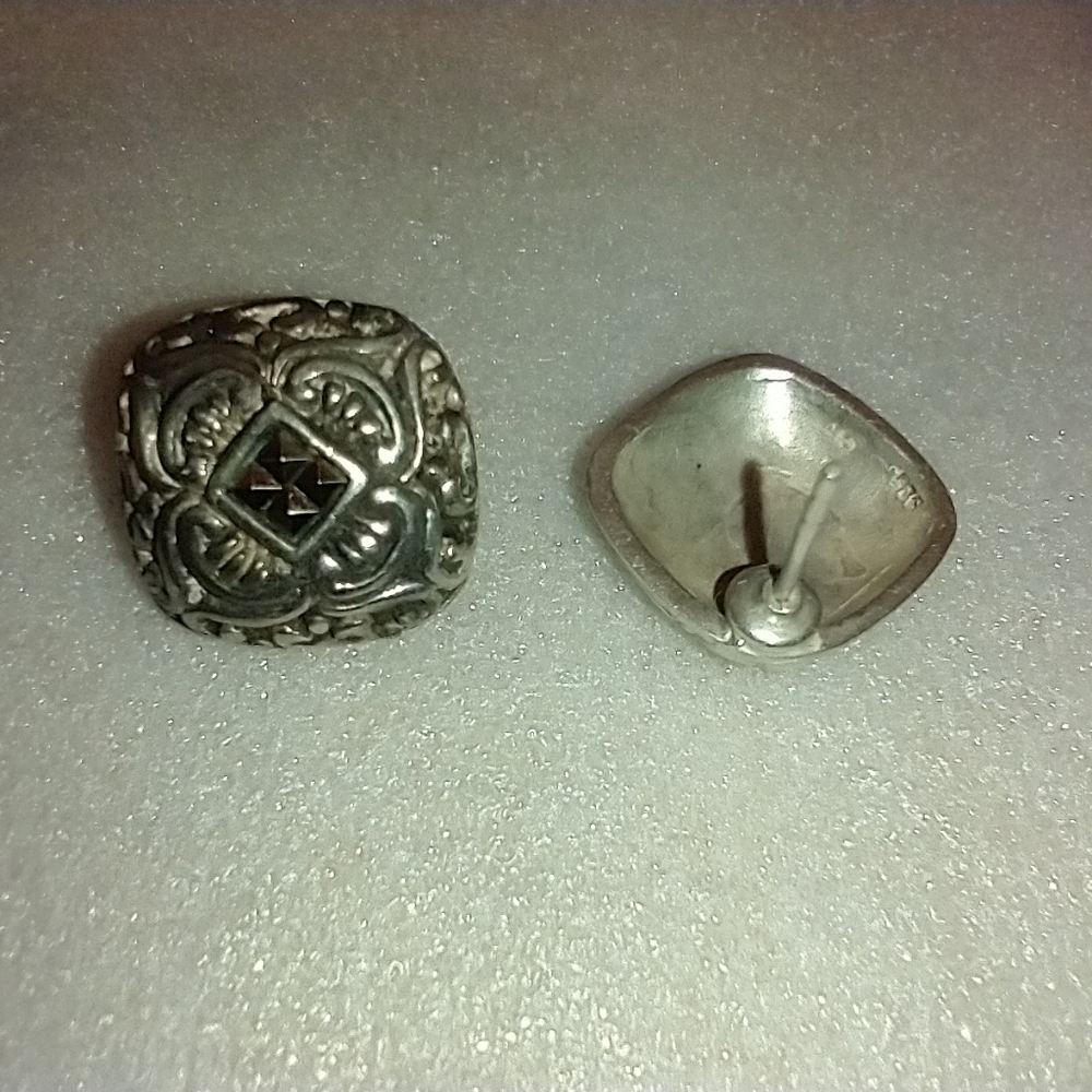 Vintage earrings square